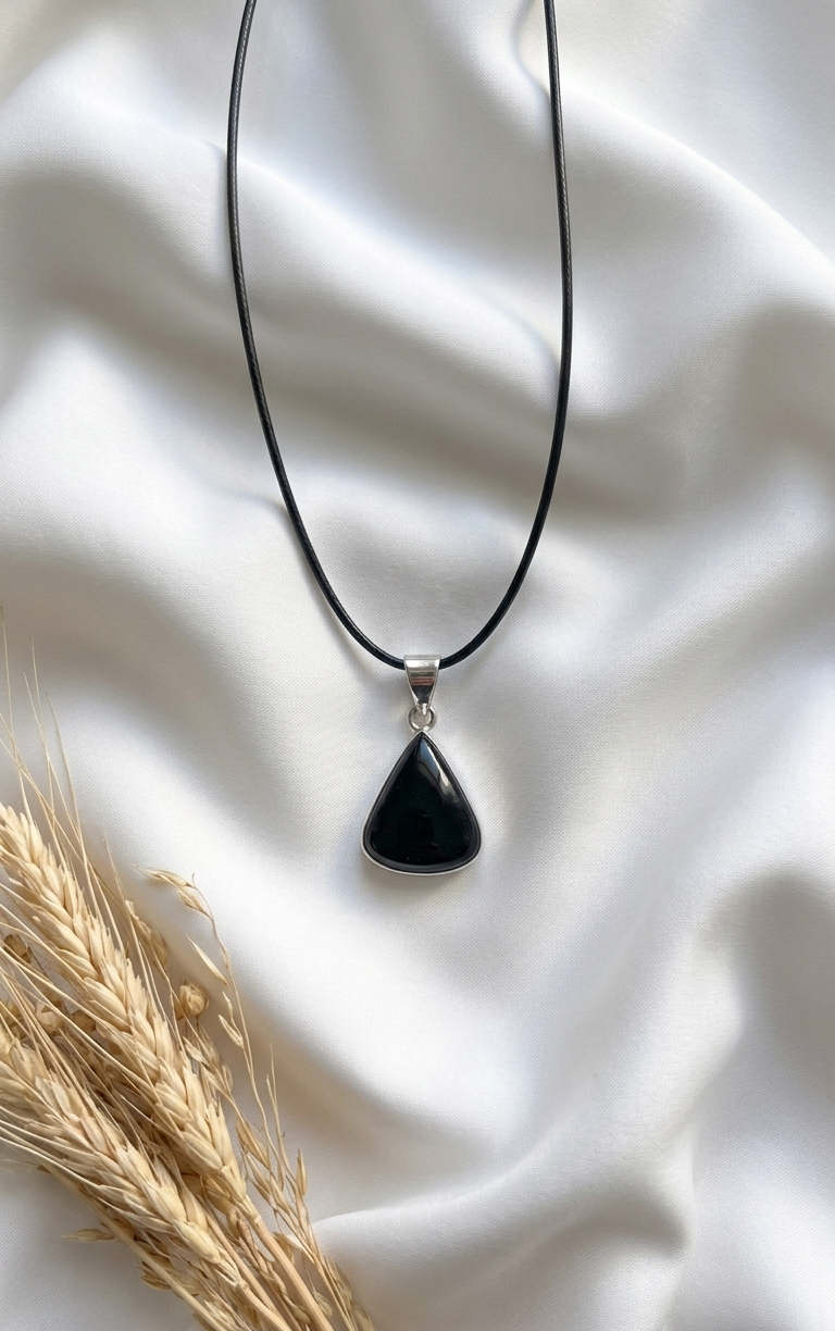 Dije de Turmalina Negra pulida — Plata .925 | Orela